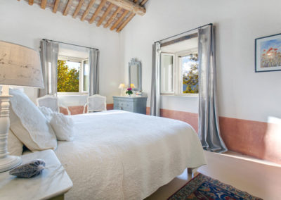 Luxury villa in Provence bedroom 3